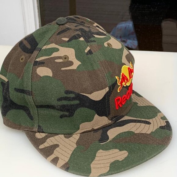 Red Bull Flat Brim Green FITTED (7 3/8) Camo Cap w/ Offset Logo on Crown. - Picture 3 of 9